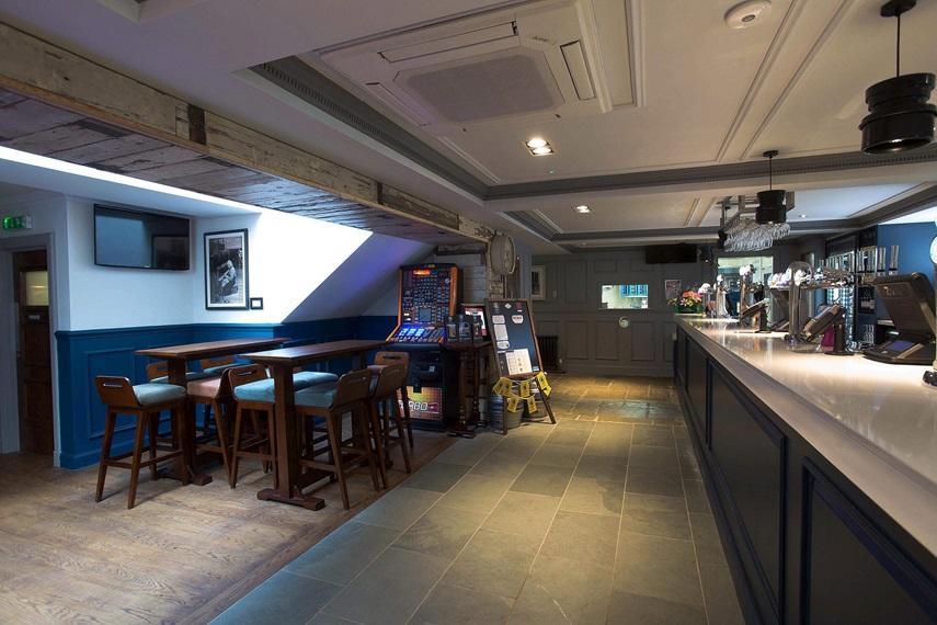 The Cross Keys Hotell Peebles Eksteriør bilde